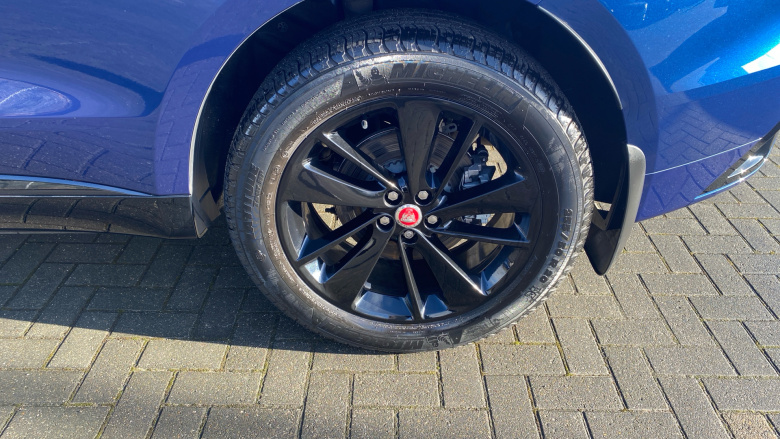 Jaguar F-Pace 2.0 D200 R-Dynamic Black 5dr Auto AWD Diesel Estate